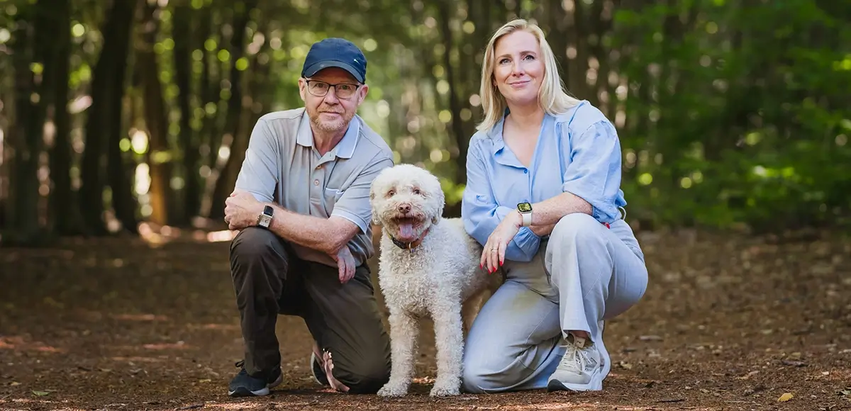 Je hond opvoeden Geert De Bolster en Lindsey De Bolster met Ombra in het bos 2025